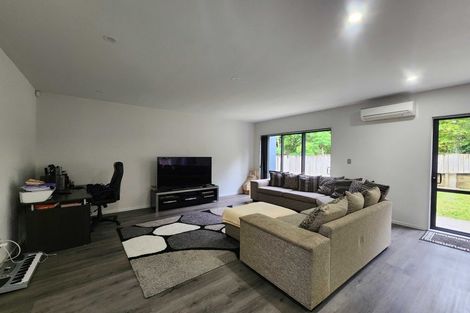 Photo of property in 8b Carlos Drive, Flat Bush, Auckland, 2016