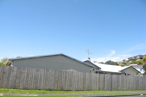 Photo of property in 13 Tupoki Street, Glen Avon, New Plymouth, 4312
