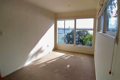 Photo of property in 2/198 Hurstmere Road, Takapuna, Auckland, 0622