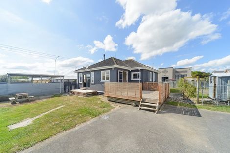 Photo of property in 135 Roberts Line, Kelvin Grove, Palmerston North, 4414