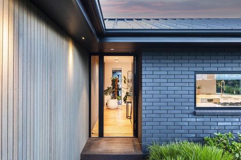 Photo of property in 7 Winning Post Place, Halswell, Christchurch, 8025