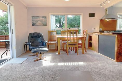 Photo of property in 11 Upper Cross Street, Raglan, 3225