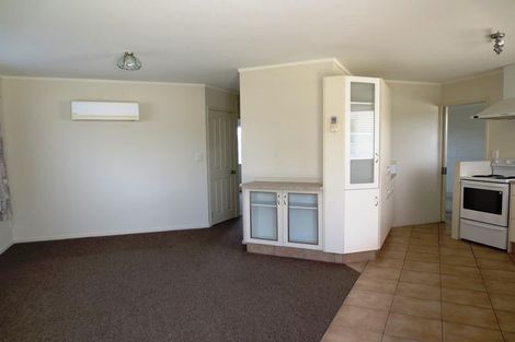 Photo of property in 24 Trimble Place, Bell Block, New Plymouth, 4312