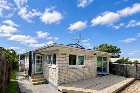 Photo of property in 2/66 Becroft Drive, Forrest Hill, Auckland, 0620