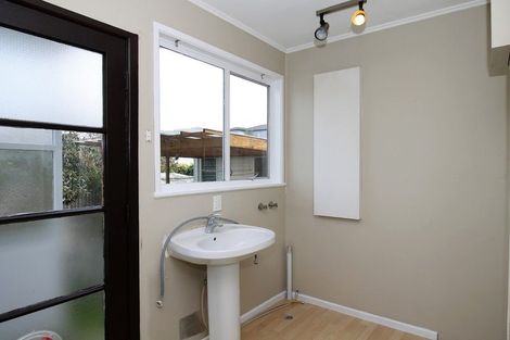 Photo of property in 16 Orton Street, Glenfield, Auckland, 0627
