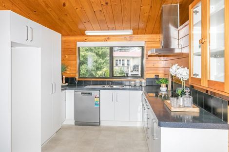 Photo of property in 82a Hillcrest Road, Hillcrest, Hamilton, 3216