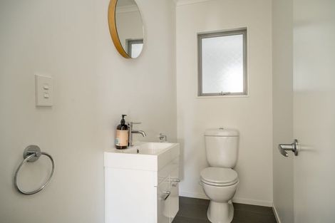 Photo of property in 120 Amesbury Drive, Churton Park, Wellington, 6037