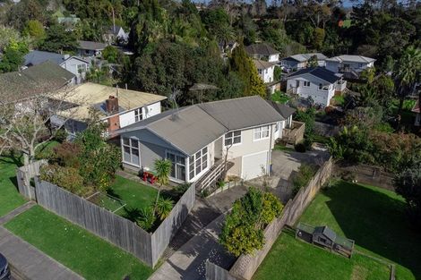 Photo of property in 28 Paragon Avenue, Beach Haven, Auckland, 0626