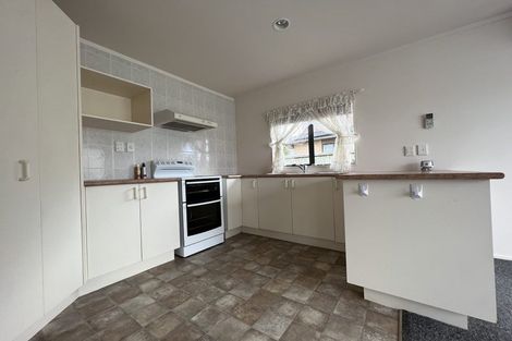 Photo of property in 12/56 Larnoch Road, Henderson, Auckland, 0610