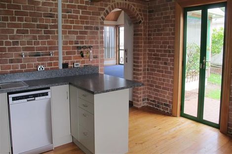 Photo of property in 33 Eastbourne Street, Caversham, Dunedin, 9012