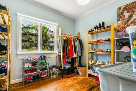 Photo of property in 96 Godley Road, Green Bay, Auckland, 0604