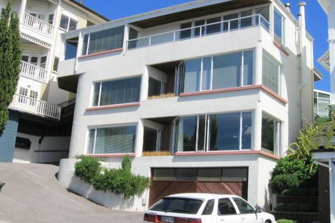 Photo of property in 10 Central Terrace, Kelburn, Wellington, 6012