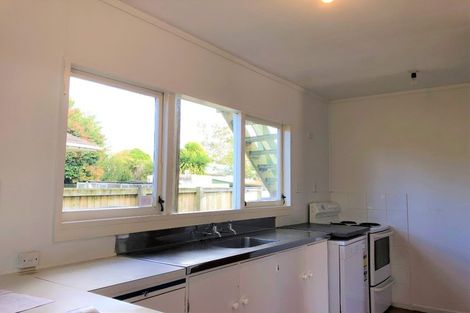 Photo of property in 42 Durham Street, Te Atatu Peninsula, Auckland, 0610