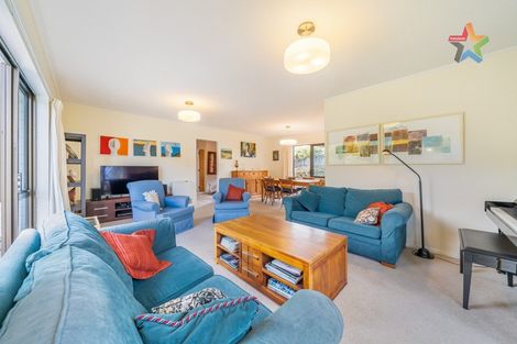 Photo of property in 42 Matuhi Street, Tirohanga, Lower Hutt, 5010