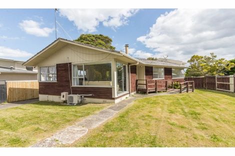 Photo of property in 78 Lantana Road, Green Bay, Auckland, 0604