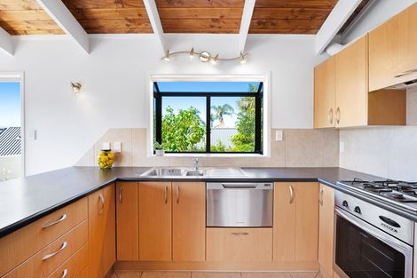 Photo of property in 1/59 Churchill Road, Murrays Bay, Auckland, 0630