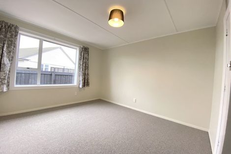 Photo of property in 2/3 Gregory Avenue, Islington, Christchurch, 8042