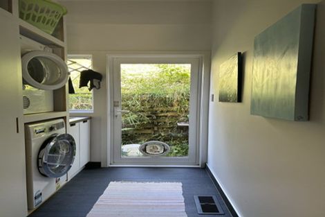 Photo of property in 21 Jackson Street, Island Bay, Wellington, 6023