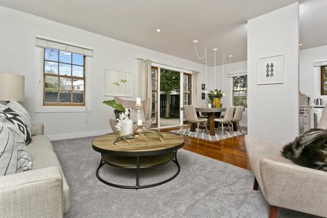 Photo of property in 3/14-26 Beach Road, Northcote Point, Auckland, 0627