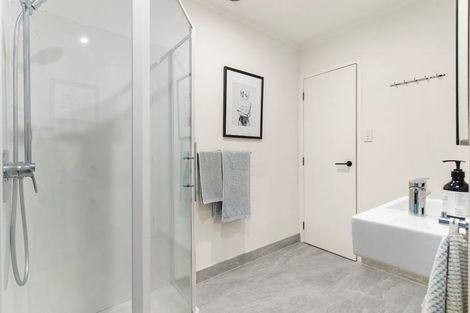 Photo of property in 33 Park Hill Road, Birkenhead, Auckland, 0626