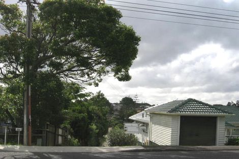 Photo of property in 10 Sunnynook Road, Sunnynook, Auckland, 0620