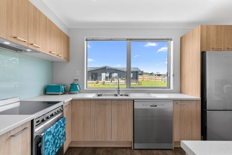 Photo of property in 64 Marram Place, Mangawhai Heads, Mangawhai, 0505