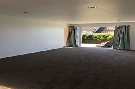 Photo of property in 169 Hobsonville Road, West Harbour, Auckland, 0618