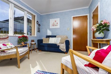 Photo of property in 70 Hillcrest Avenue, Hillcrest, Auckland, 0627