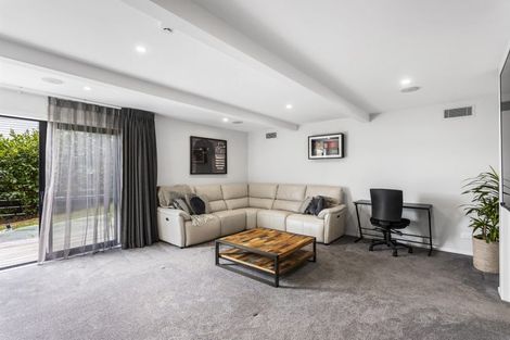 Photo of property in 13 Lanigan Street, Birkdale, Auckland, 0626