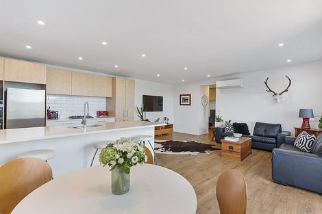 Photo of property in 45 Kiwi Esplanade, Mangere Bridge, Auckland, 2022