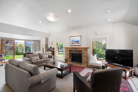 Photo of property in 19 Blacksmiths Lane, Wanaka, 9305