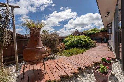 Photo of property in 15 Kentwood Drive, Woodridge, Wellington, 6037