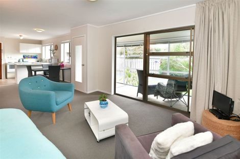 Photo of property in 2/438 Hibiscus Coast Highway, Orewa, 0931