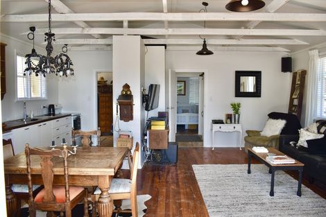 Photo of property in 60 Sarah Street, Waikawa Beach, Levin, 5573