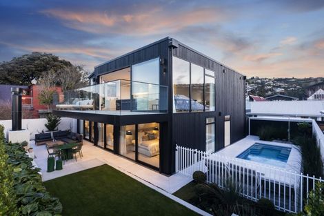 Photo of property in 8a Beachville Road, Redcliffs, Christchurch, 8081