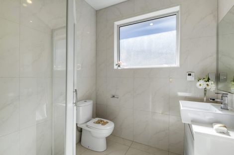 Photo of property in 116 Glendhu Road, Bayview, Auckland, 0629