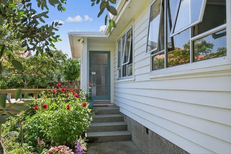 Photo of property in 47 Ferry Road, Martinborough, 5711