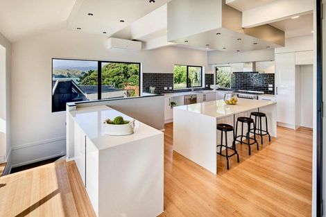 Photo of property in 93 Seaview Road, Paremata, Porirua, 5024