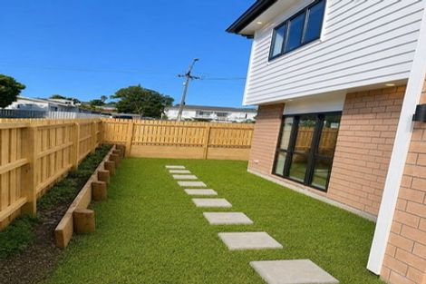 Photo of property in 44b Orams Road, Hillpark, Auckland, 2102