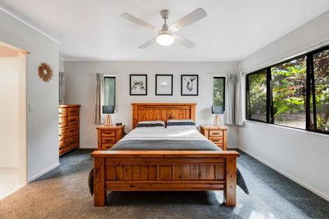 Photo of property in 1688 South Head Road, South Head, Helensville, 0874