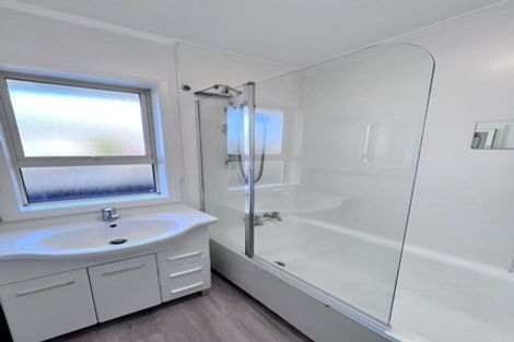 Photo of property in 12 Geelong Place, Burnside, Christchurch, 8053