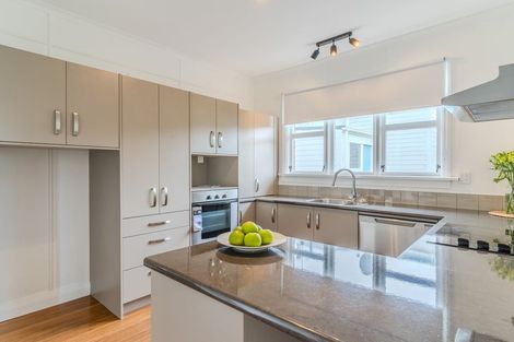 Photo of property in 182 Pine Hill Road, Dalmore, Dunedin, 9010