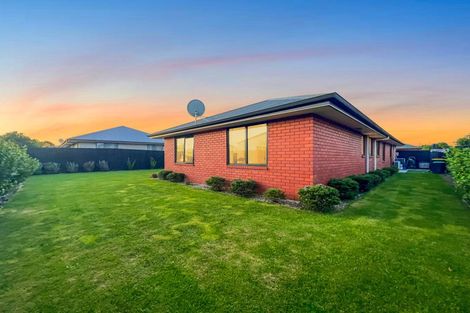 Photo of property in 8 Reserve Close, Woolston, Christchurch, 8062