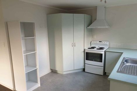 Photo of property in 17a Enderby Drive, Te Atatu Peninsula, Auckland, 0610