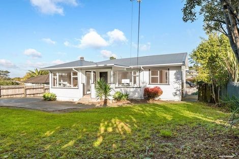 Photo of property in 105 Triangle Road, Massey, Auckland, 0614