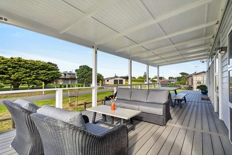 Photo of property in 4 Pinedale Crescent, Riversdale Beach, Masterton, 5872