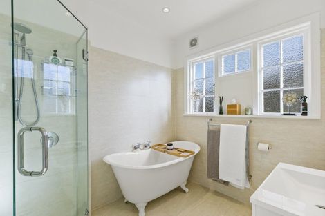 Photo of property in 374 Karori Road, Karori, Wellington, 6012