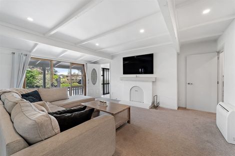 Photo of property in 9b Centreway Road, Orewa, 0931