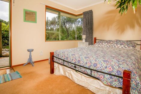 Photo of property in 37 Kew Road, Westport, 7825