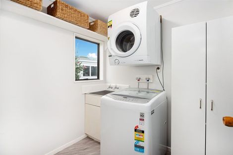 Photo of property in 20 Hassan Drive, Massey, Auckland, 0614